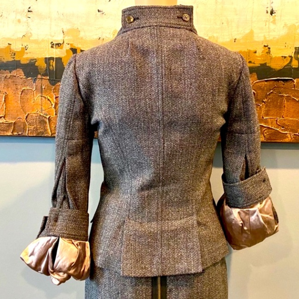 Stunning and unique 2-piece BCBG MaxAzria suit - CHECK THE SLEEVES OUT 😉 - Picture 3 of 14